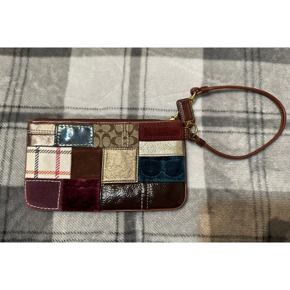 Vintage Coach Patchwork Wristlet Bag - Picture 3 of 6